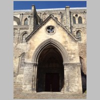 Abbaye de la Trinité de Fécamp, photo Giogo, Wikipedia, porche sud.JPG